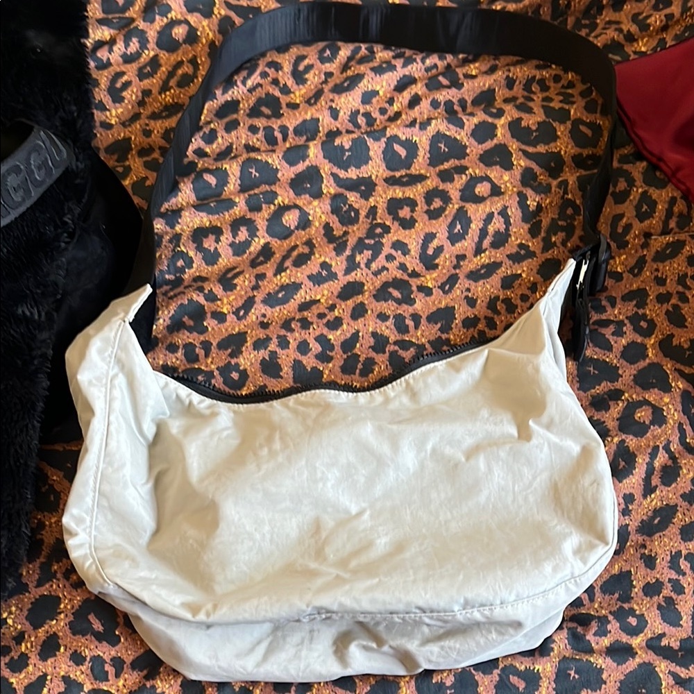 BAGGU Gray Shoulder Bag